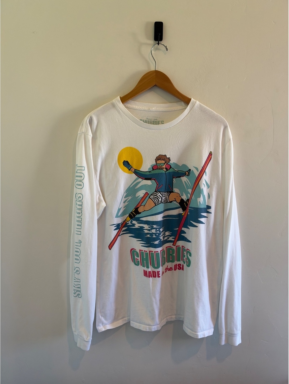 Chubbies Men’s Large White Long Sleeve Graphic T-Shirt Skiing Skis Out Tee